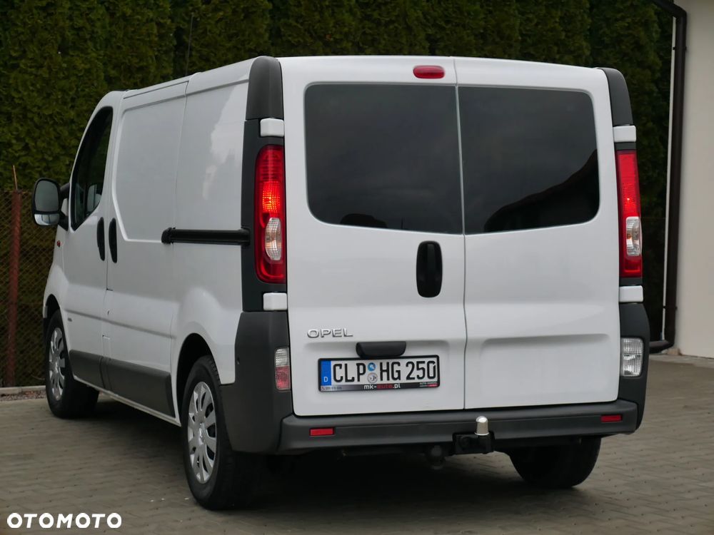 Opel Vivaro - 10