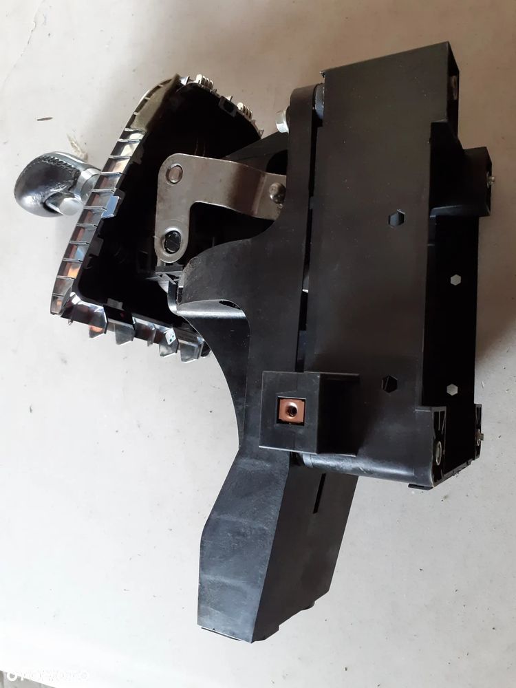 12264 Wybierak 55563829 Lewarek biegów Gałka Opel Astra J - 6