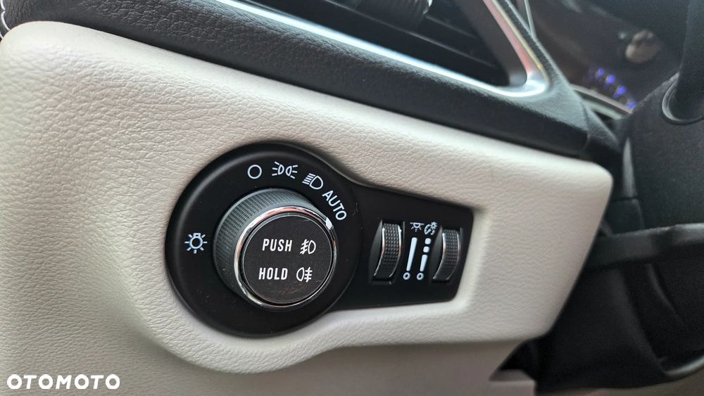 Chrysler Pacifica - 23