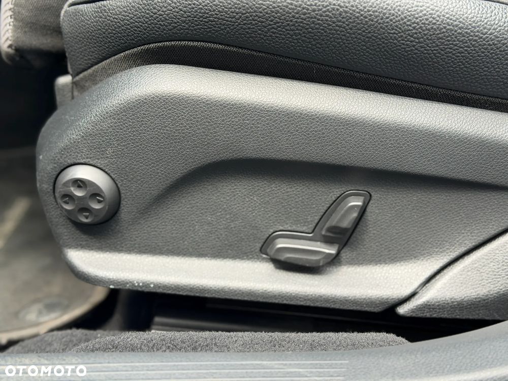 Mercedes-Benz Klasa E 300 de Avantgarde - 16