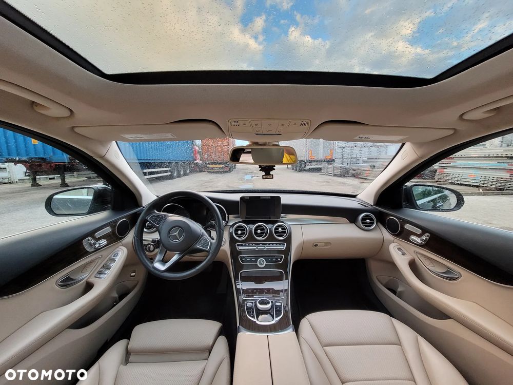 Mercedes-Benz Klasa C 300 9G-TRONIC - 10
