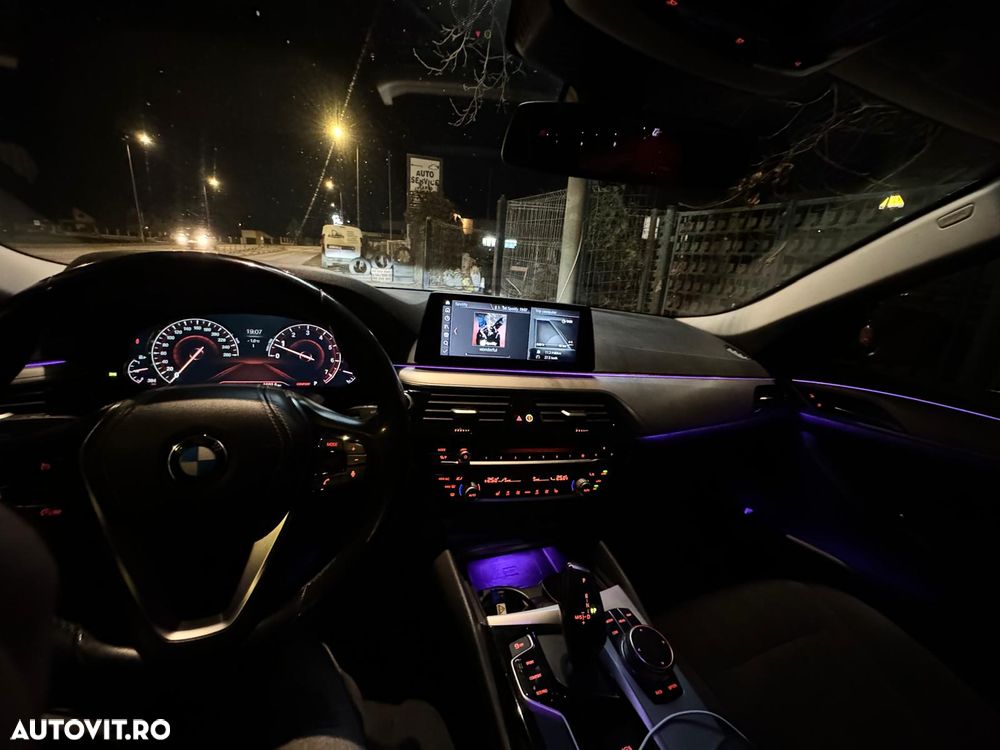 BMW Seria 5 530i AT - 20