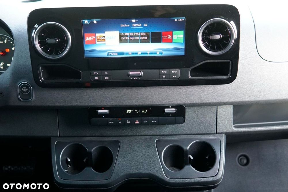 Mercedes-Benz Sprinter - 12