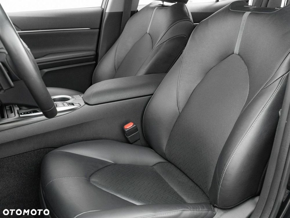 Toyota Camry - 14