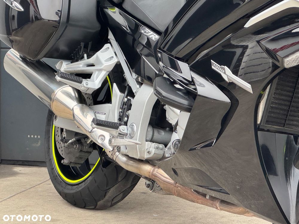 Yamaha FJR - 7