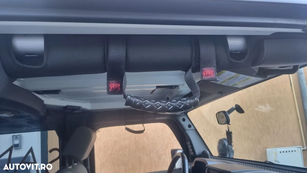 Jeep Wrangler - 16