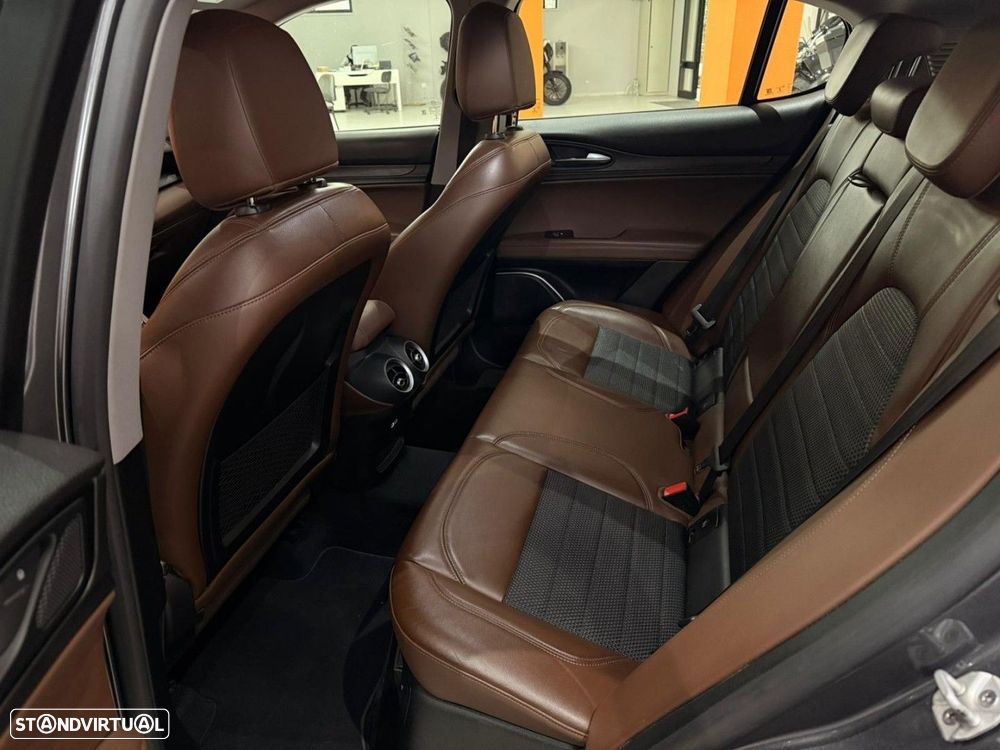 Alfa Romeo Stelvio 2.2 16V AT8 Super - 11