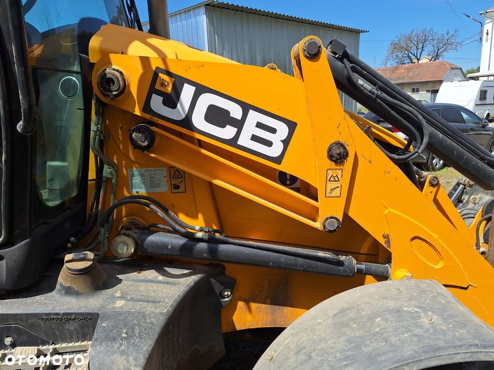 JCB 3Cx 4X4 - 34