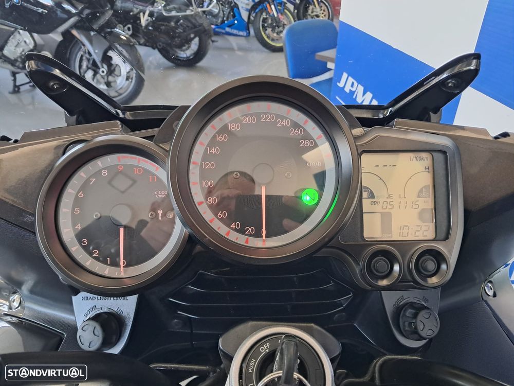 Yamaha FJR 1300 - 5