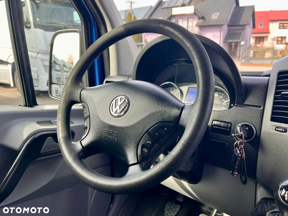 Volkswagen CRAFTER 7 OSÓB / SALON POLSKA / BEZWYPADKOWY / PIERWSZY WŁAŚCICIEL / 2.0 140KM ! ! - 17