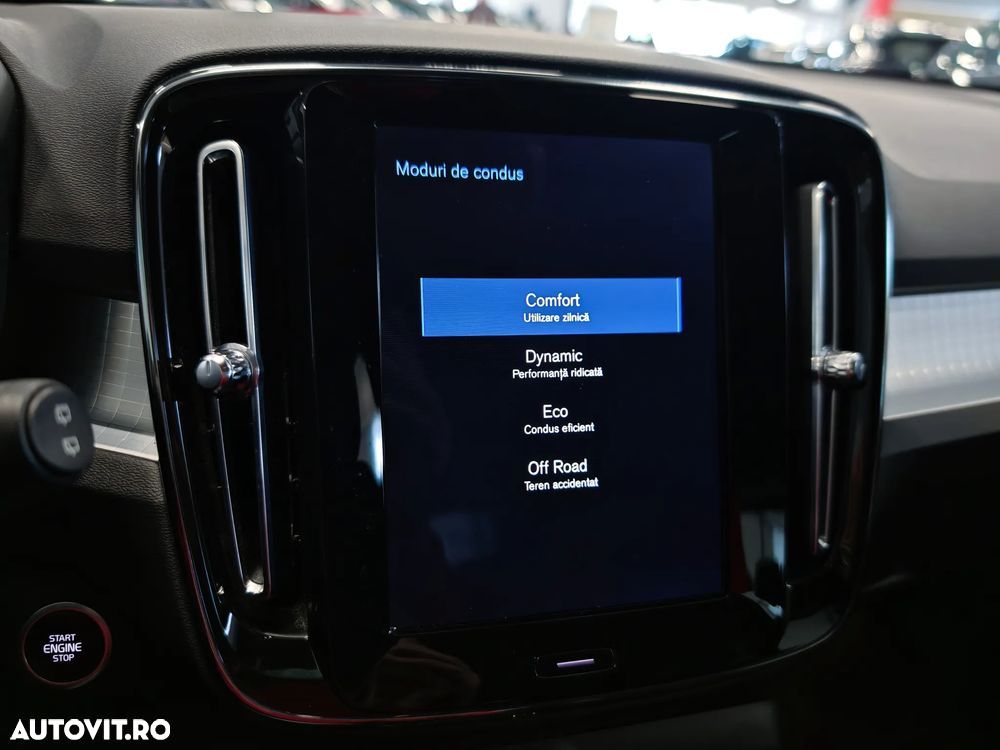 Volvo XC 40 T3 AT8 Momentum Pro - 17