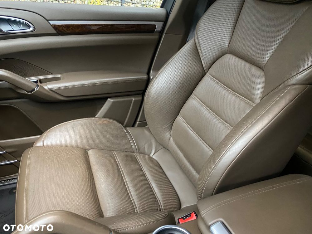 Porsche Cayenne - 18