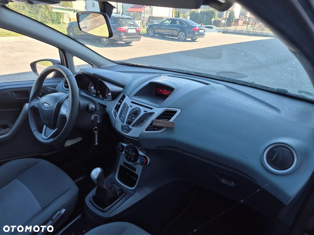 Ford Fiesta 1.25 Celebration - 10