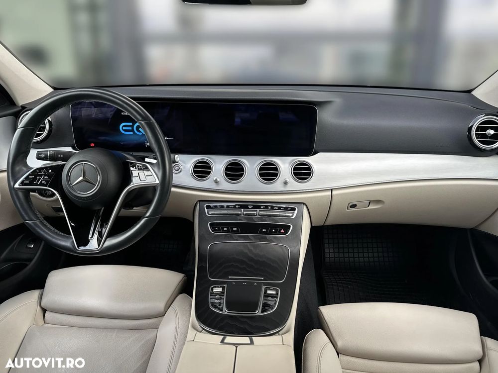Mercedes-Benz E 300 de 4Matic 9G-TRONIC AMG Line - 11