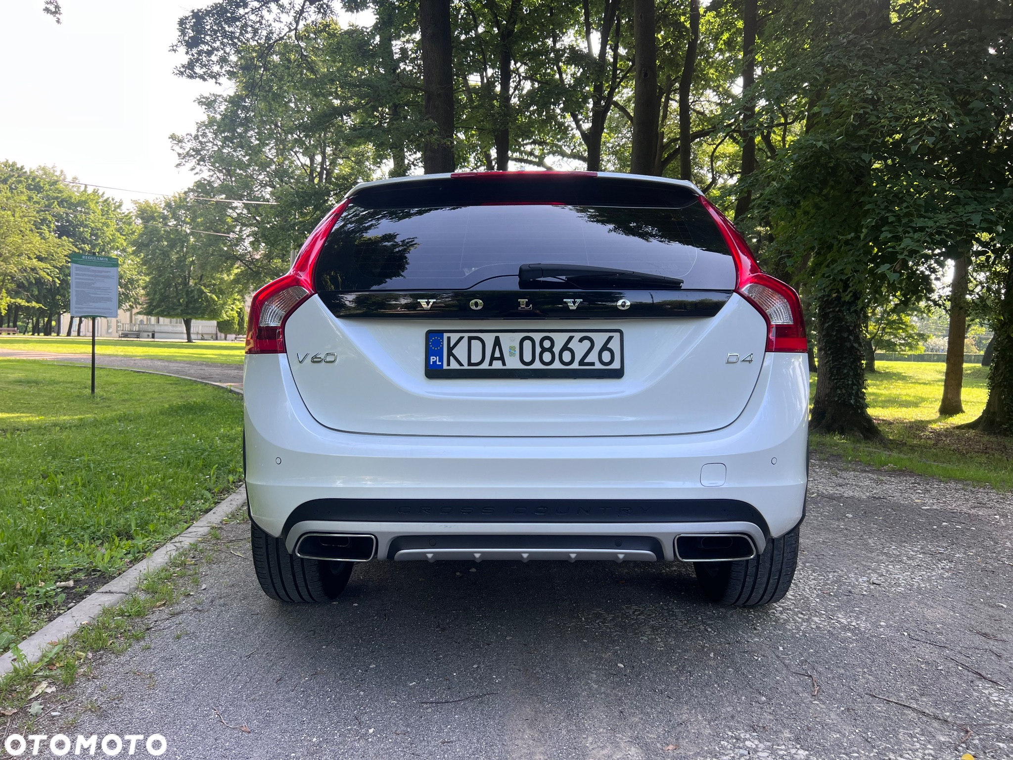 Volvo V60 Cross Country D4 Drive-E Momentum - 10