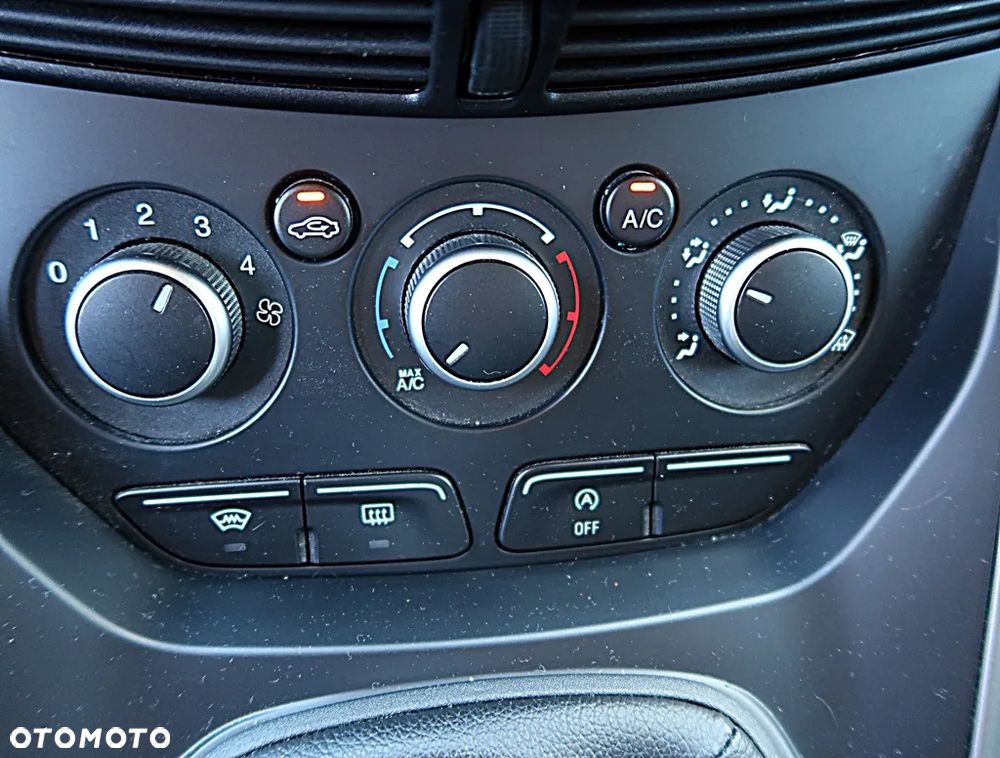 Ford Kuga 1.5 EcoBoost 2x4 Trend - 16
