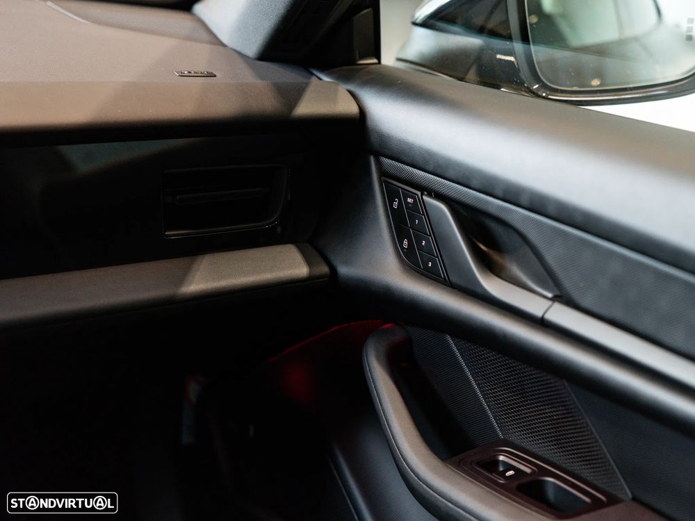 Porsche Taycan Sport Turismo - 32