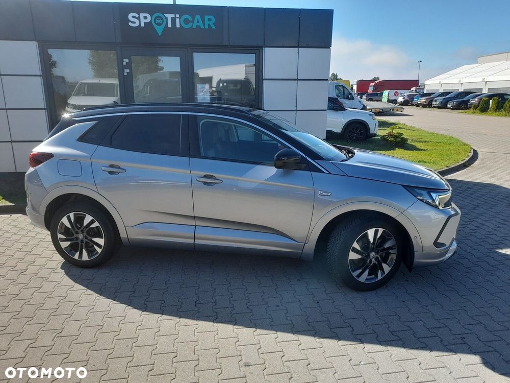 Opel Grandland 1.2 T Business Elegance S&S - 4