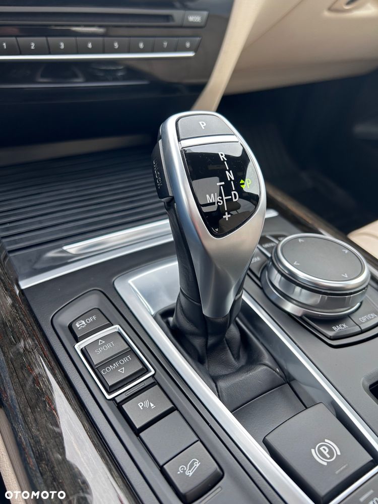 BMW X5 3.5i xDrive - 22