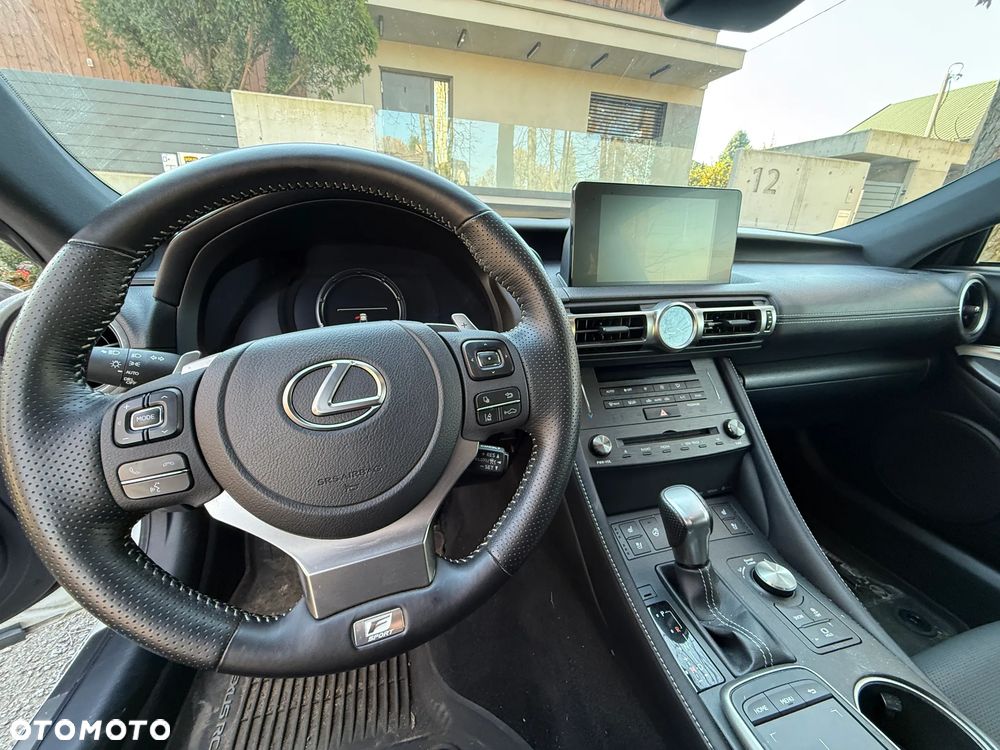 Lexus RC - 11