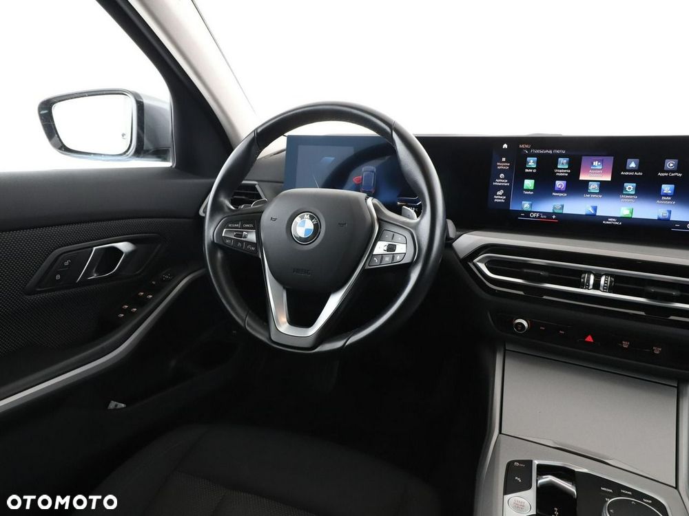 BMW Seria 3 320d xDrive - 17