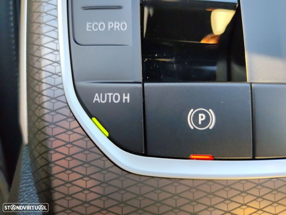 BMW 320 d Pack Desportivo M Pro Auto - 30