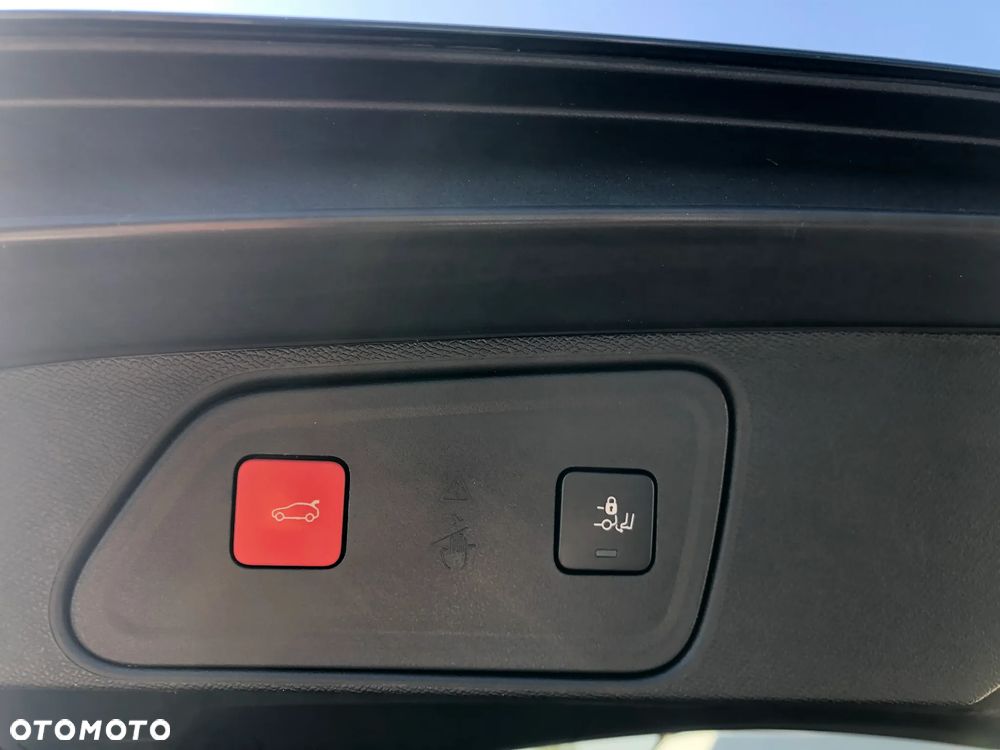 Peugeot 3008 1.2 PureTech Allure S&S EAT8 - 25