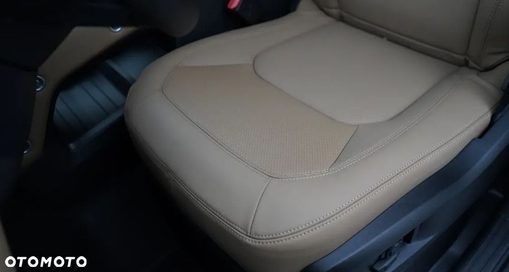 Land Rover Defender - 13