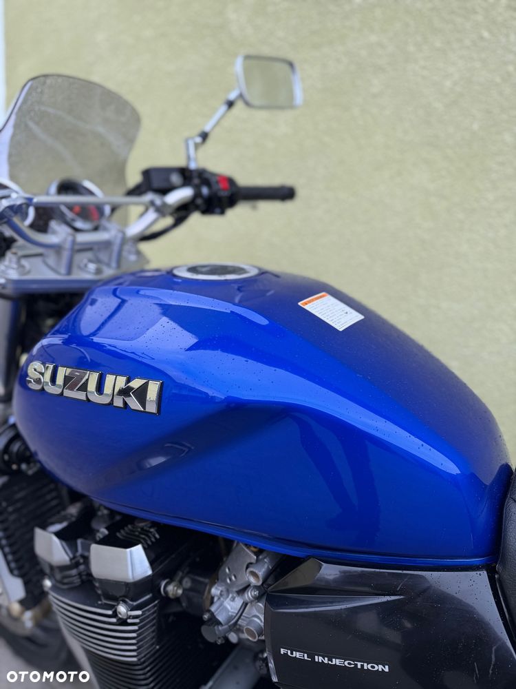 Suzuki GSX - 36
