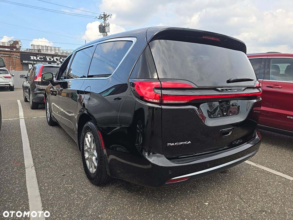 Chrysler Pacifica - 3