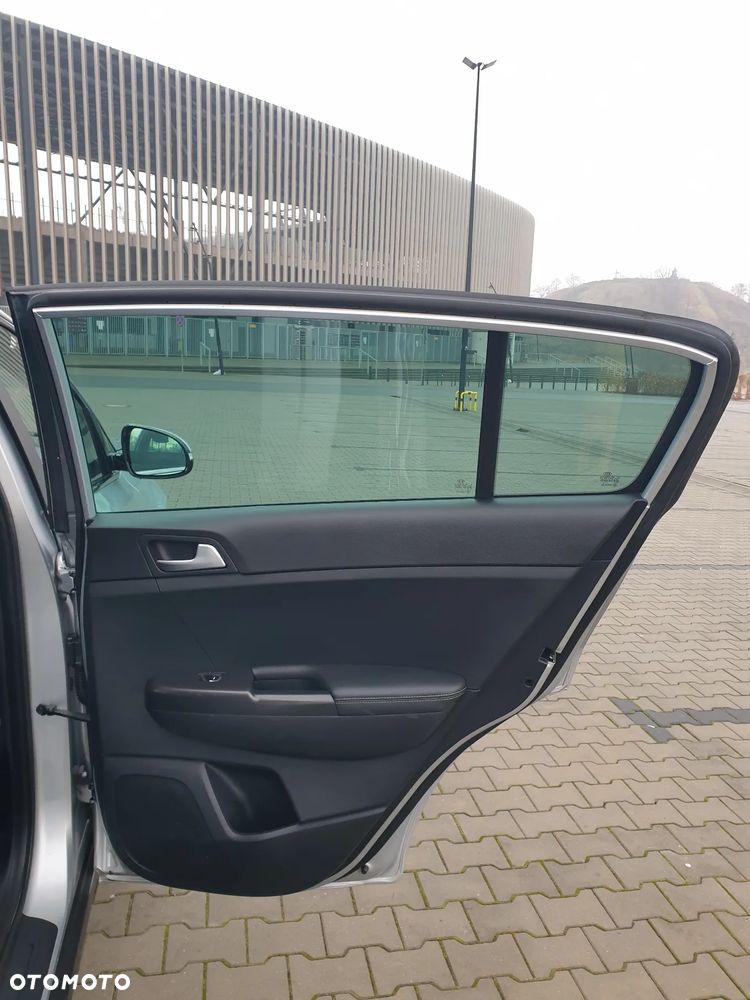 Kia Sportage 1.6 GDI 2WD Dream-Team Edition - 31