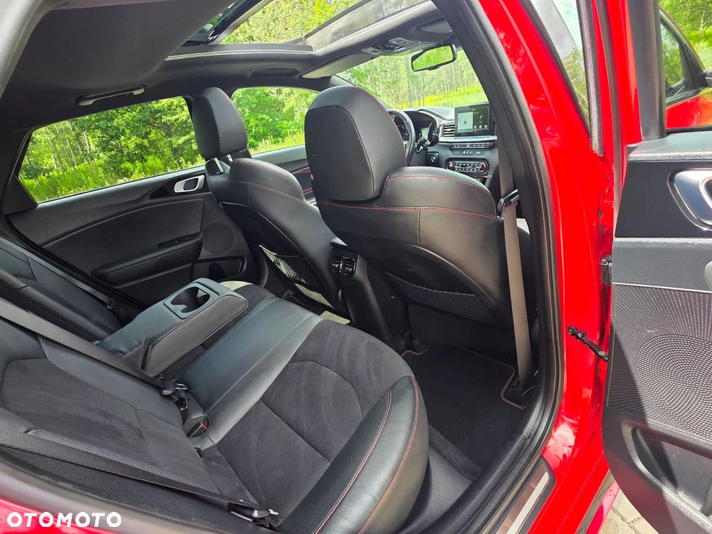 Kia ProCeed 1.6 T-GDI GT DCT - 9
