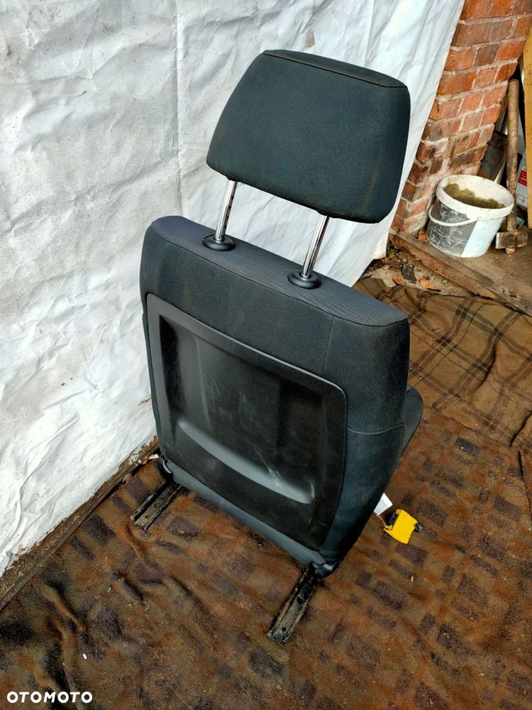 fotel siedzenie lewy przód e87 lift 5drzwi - 9