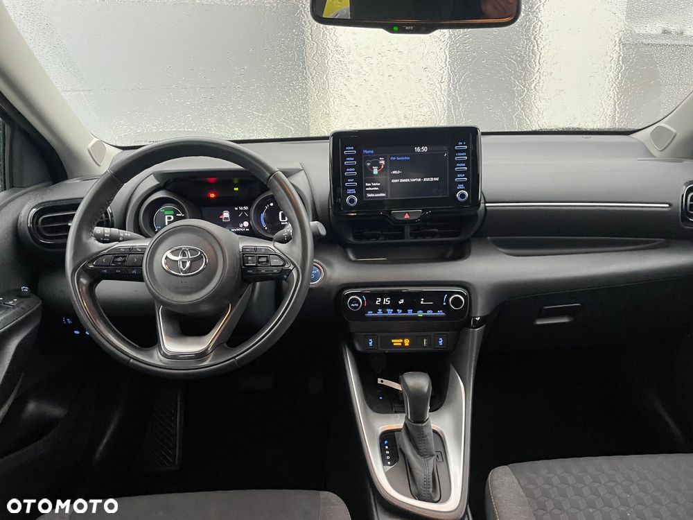 Toyota Yaris ver-hybrid-1-5-executive - 8