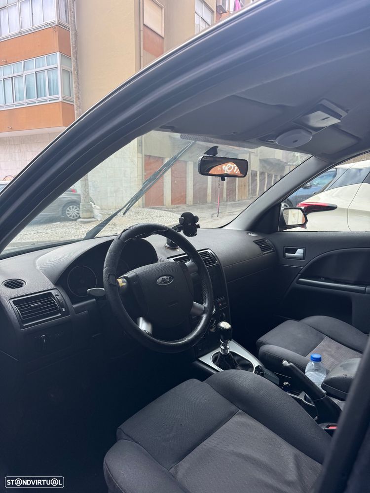 Ford Mondeo 2.0 TDdi Ghia - 5