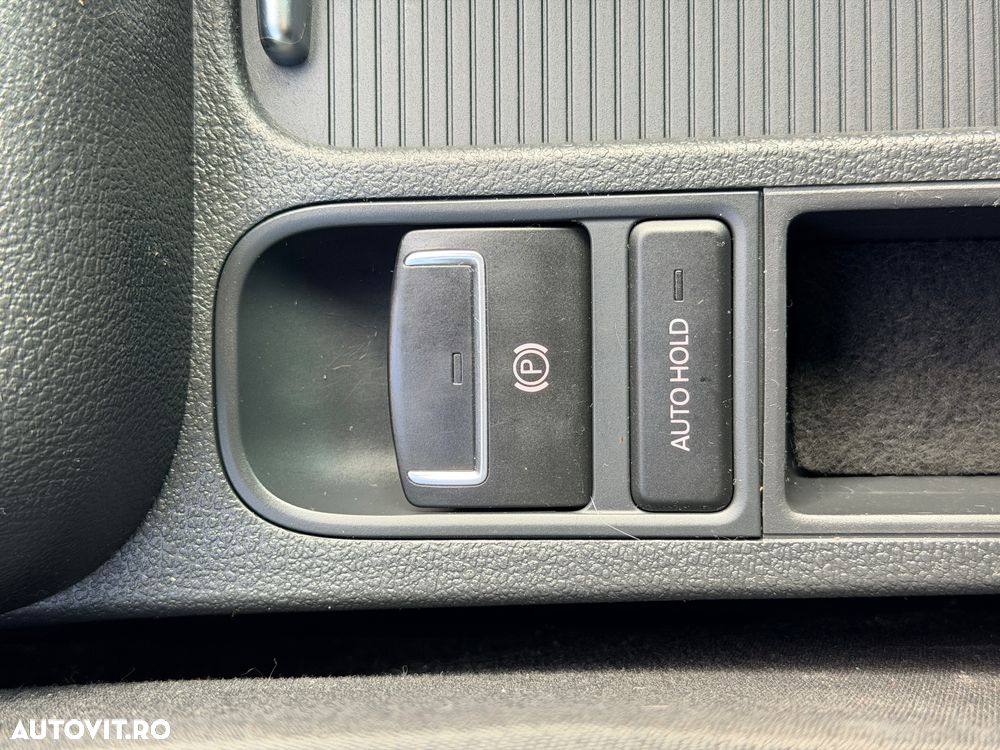 Volkswagen Tiguan 2.0 TDI DPF BlueMotion Technology Sport & Style - 24