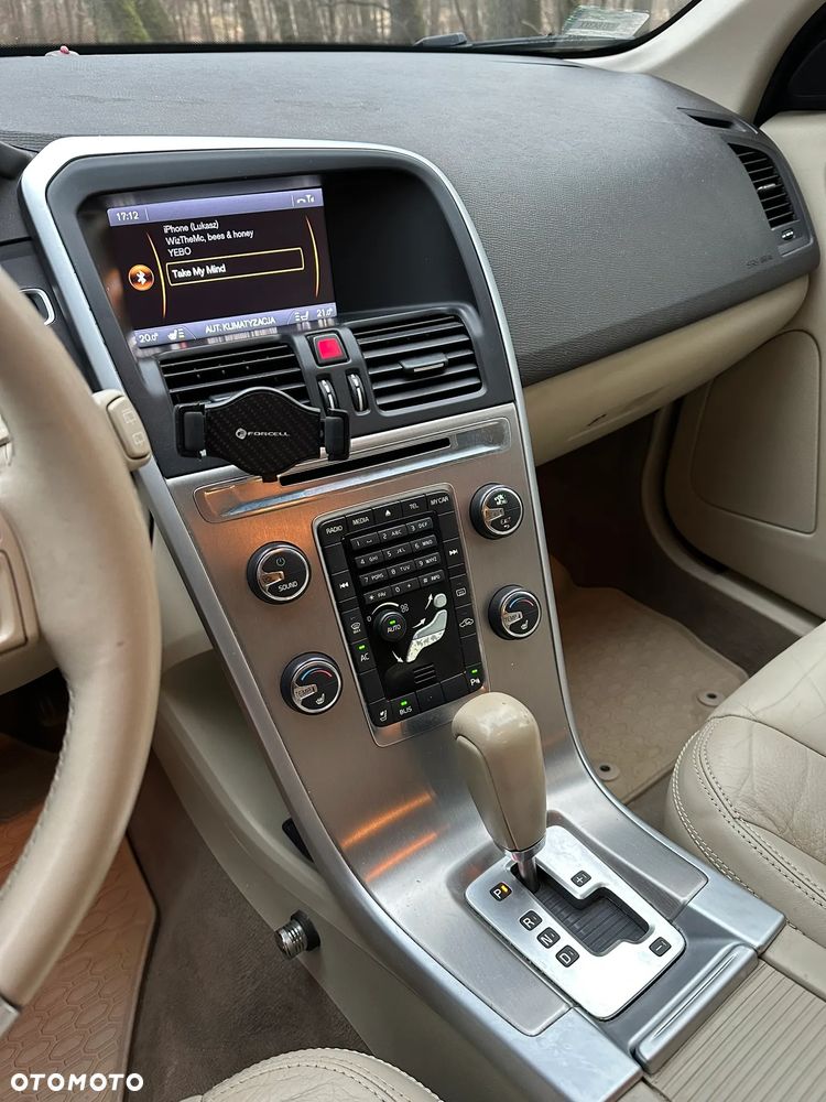 Volvo XC 60 T6 AWD Momentum - 8