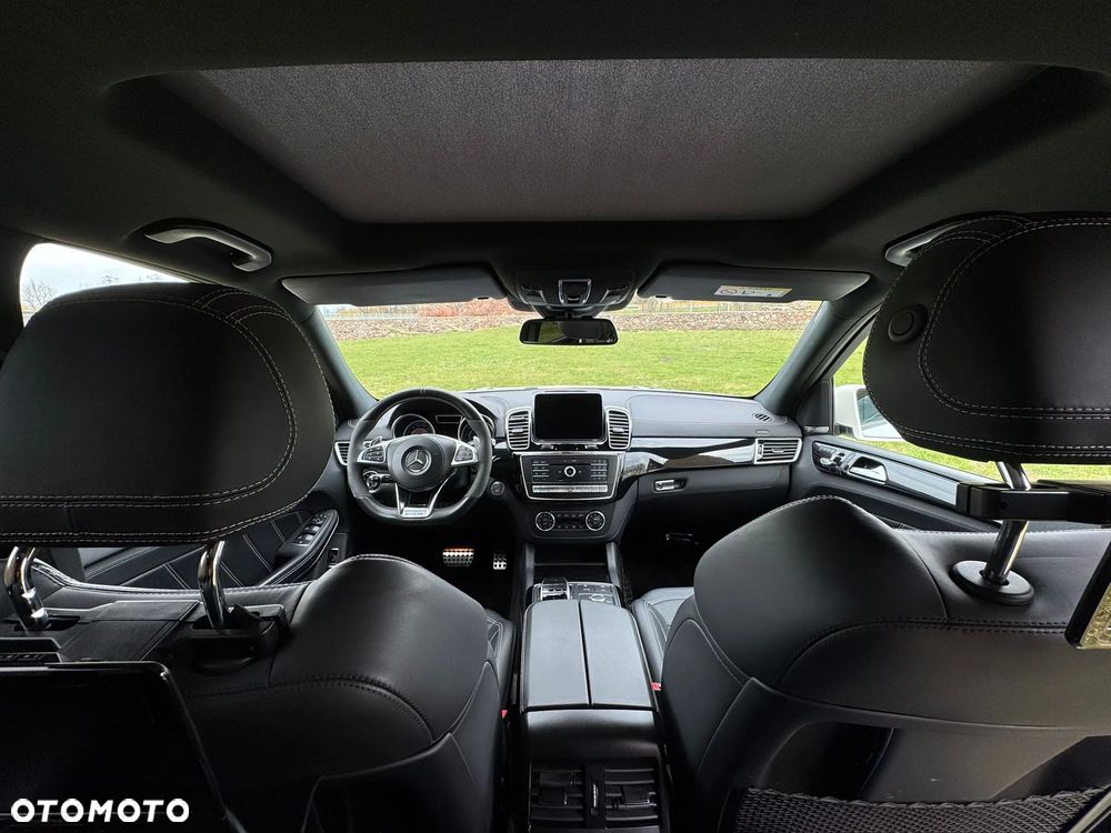 Mercedes-Benz GLS - 24