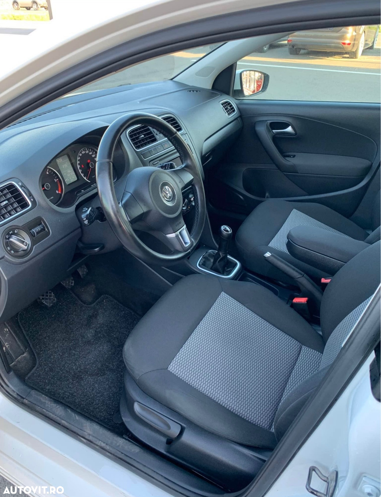 Volkswagen Polo 1.2 TDI Blue Motion - 8