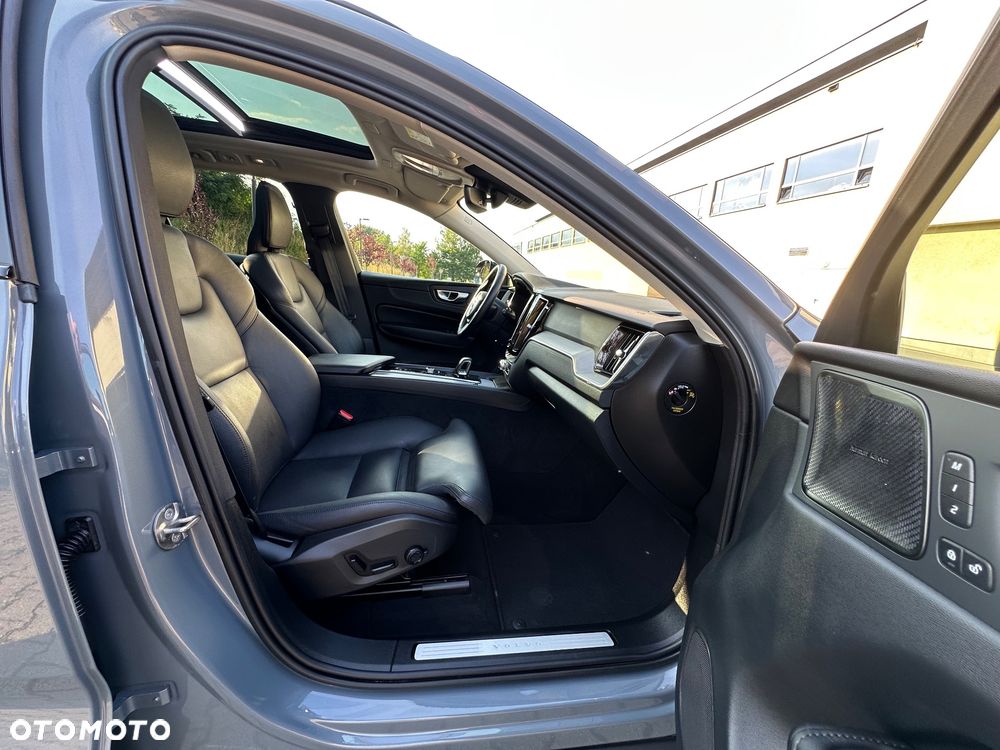 Volvo XC 60 B4 D Ultimate Dark - 21