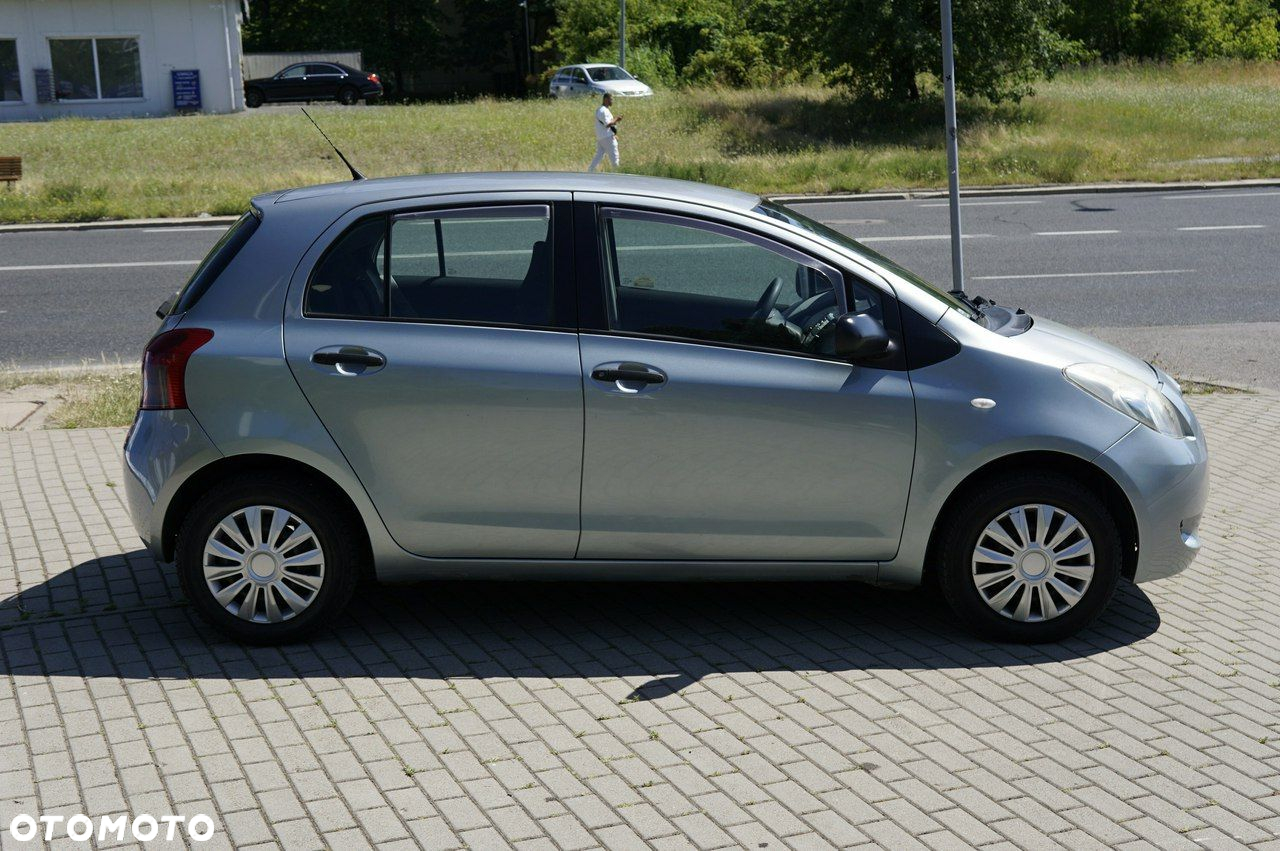 Toyota Yaris - 8