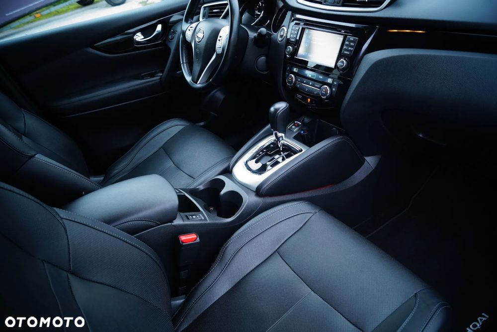 Nissan Qashqai 1.6 dCi Xtronic TEKNA+ - 23