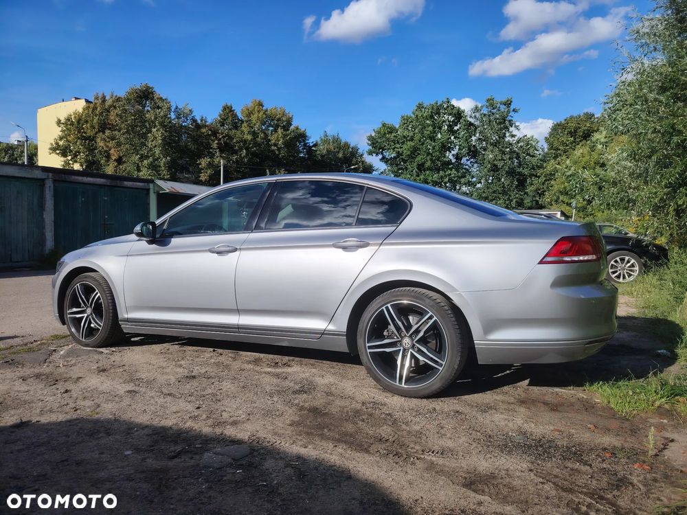 Volkswagen Passat 2.0 TDI SCR Comfortline - 3