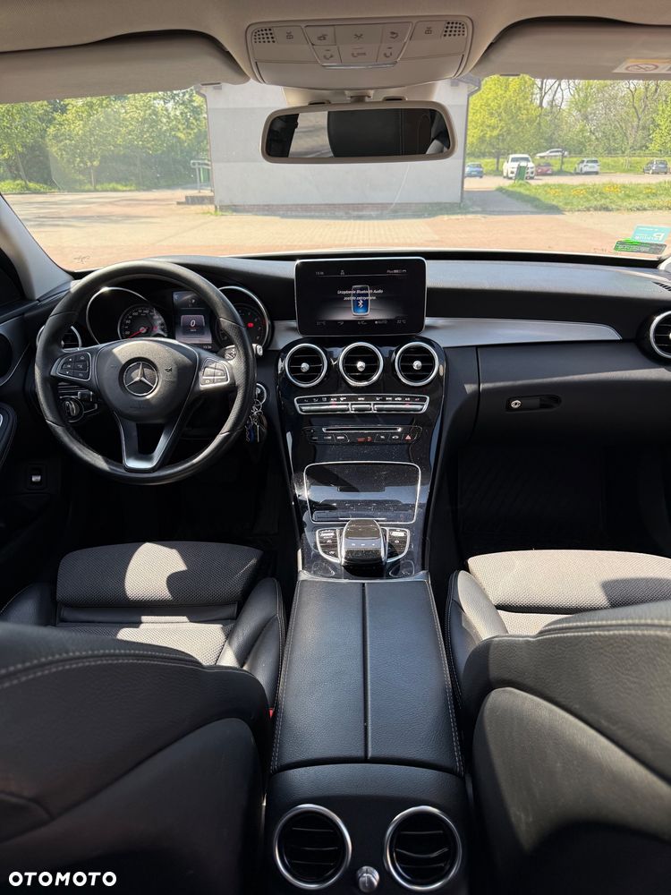 Mercedes-Benz Klasa C 200 4-Matic 9G-TRONIC - 11