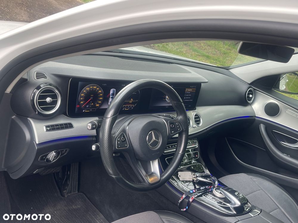 Mercedes-Benz Klasa E 220 d 9G-TRONIC - 12