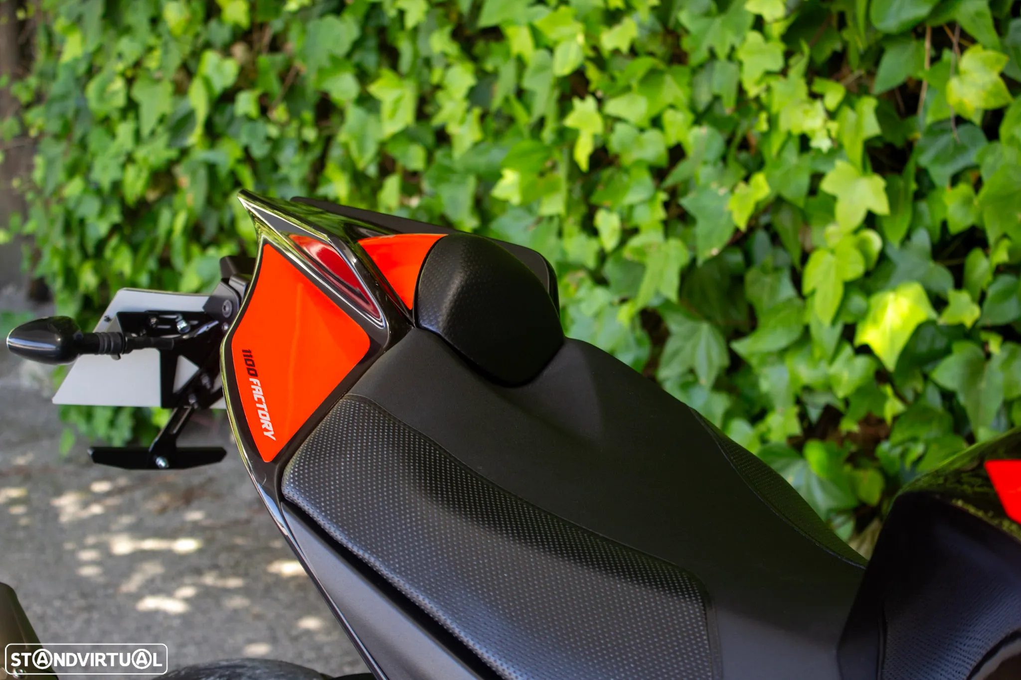 Aprilia Tuono V4 Factory - 13