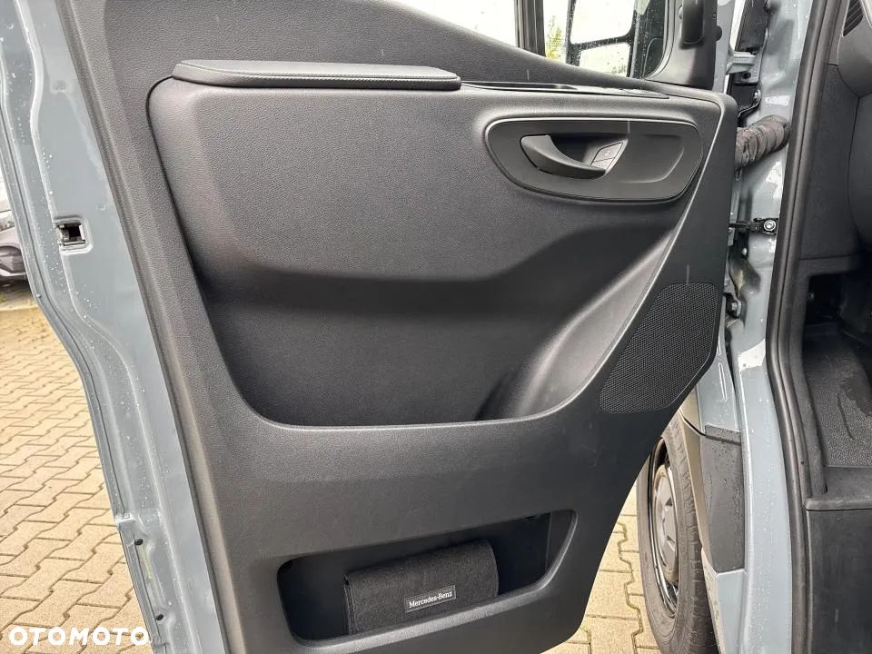 Mercedes-Benz Sprinter - 11