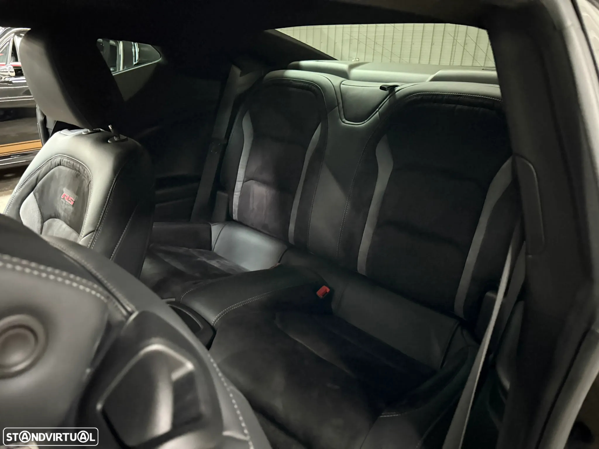 Chevrolet Camaro Coupe 2.0 Aut. - 27