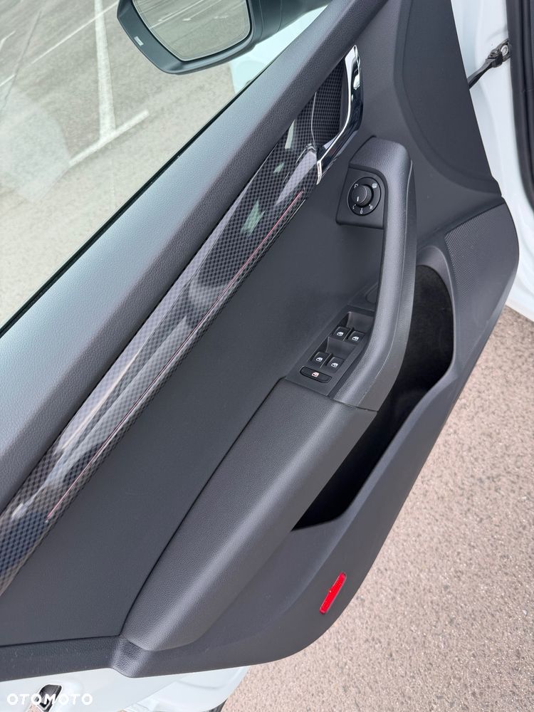 Skoda Octavia 2.0 TSI RS - 20