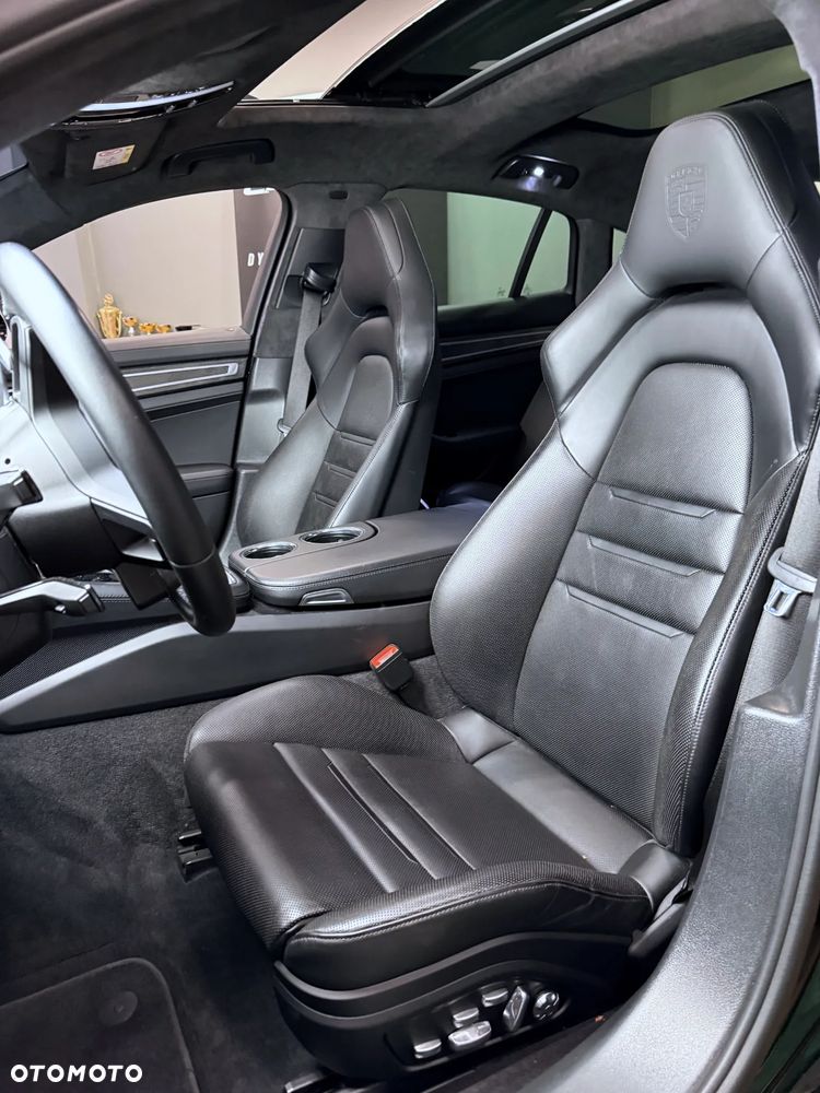 Porsche Panamera Turbo Executive - 10